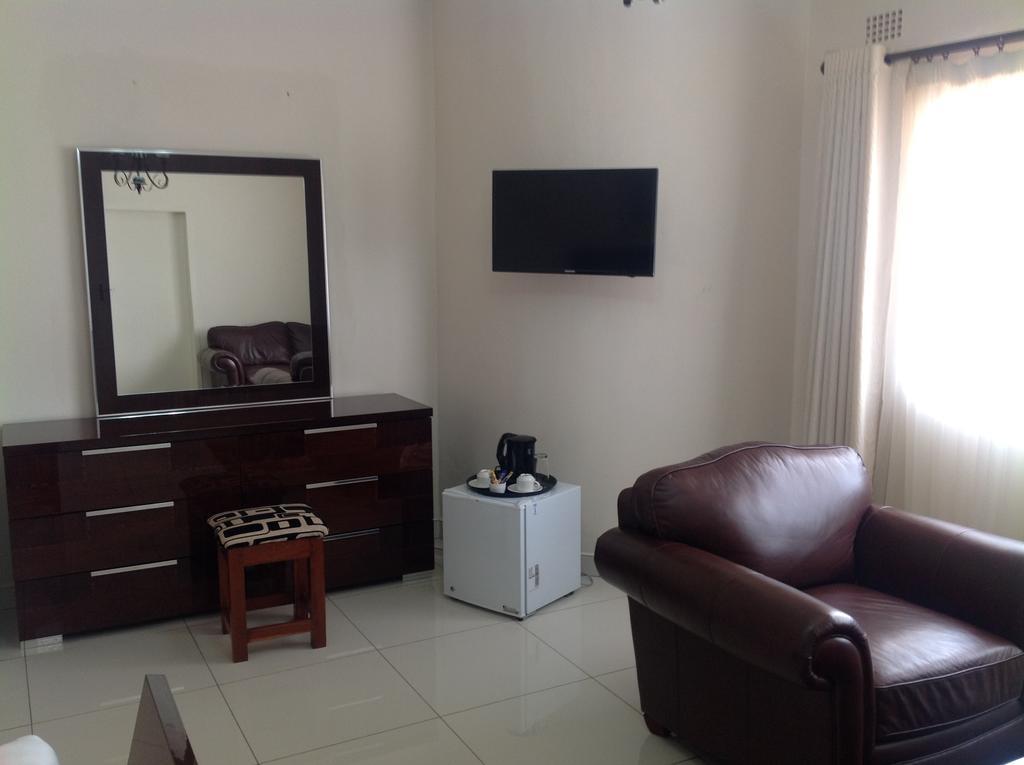 Cypress Executive Lodge Livingstone Exteriér fotografie